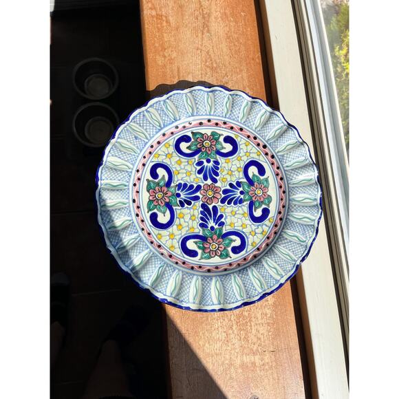 Mexican Talavera Pottery Plates - Hand Painted Folk Art - Set of 6 - Picture 3 of 5